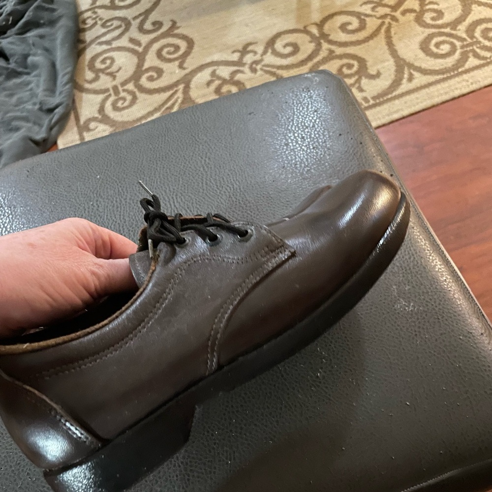 Classic Women's Brown Lace-Up Leather Shoes - Picture 8 of 12